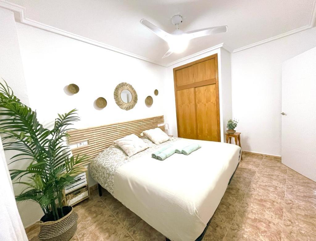 Apartamento Azzurro Torrevieja Exterior foto
